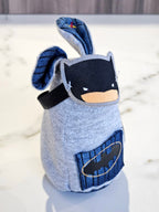 Peluche souris à partir des vêtements de bébé et enfant. La petite souris permet l'accompagnement dans cette étape forte de l'enfance de perte des dents.
