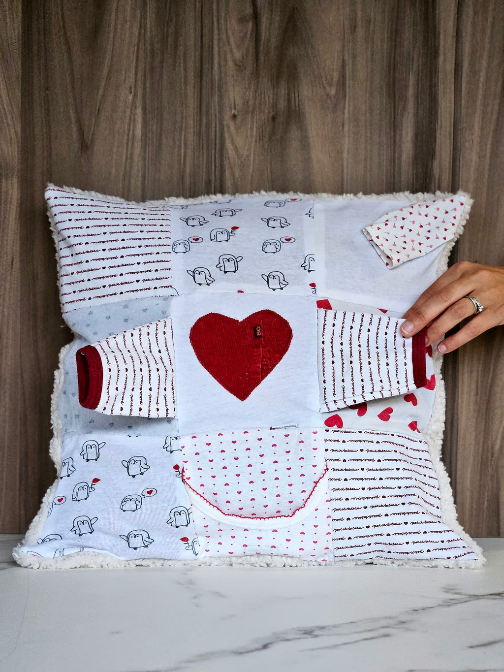 Coussin souvenir cousu à partir des vêtements de vos bébés et enfant