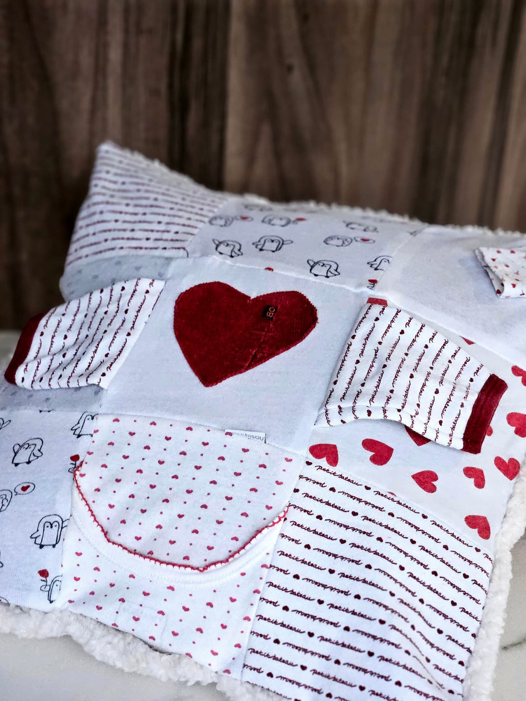 Coussin souvenir cousu à partir des vêtements de vos bébés et enfant
