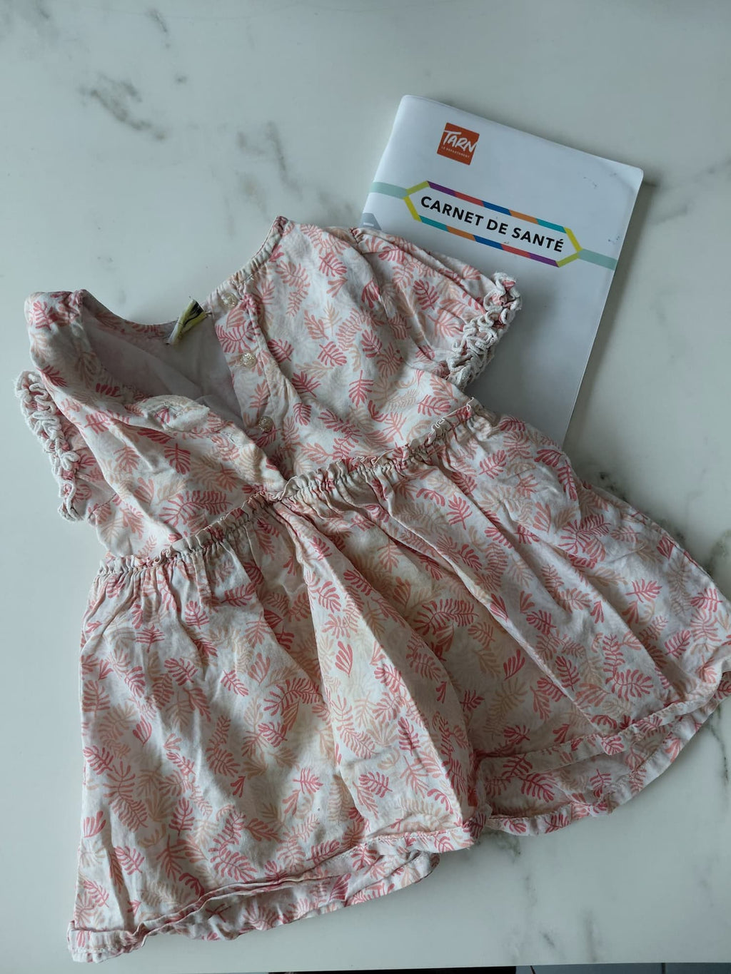 Protège carnet de santé personnalisable créé à partir des vêtements de vos bébés